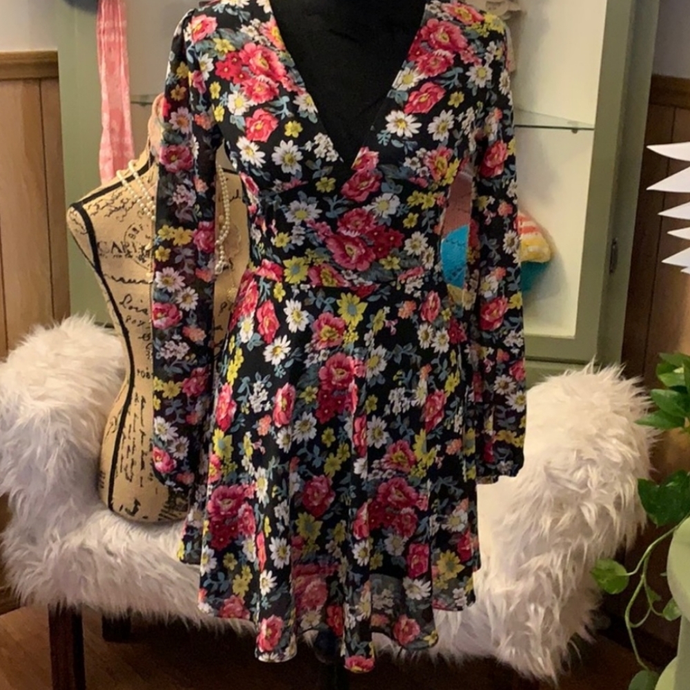 🌻Sale! Nom de plume floral size 4 dress